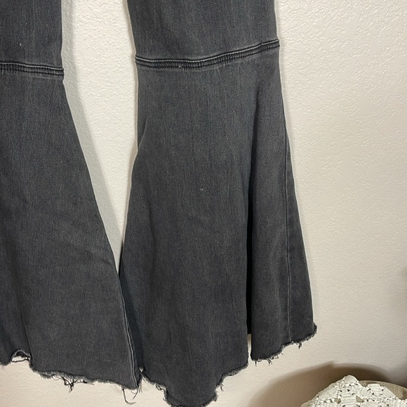 Free People - Just Float On Flare Jeans Washed Black Size 29 - Picture 14 of 14